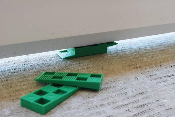 Kunststoff Rastkeil 80x30x10mm Farbe grün max.200kg, 30 Stück