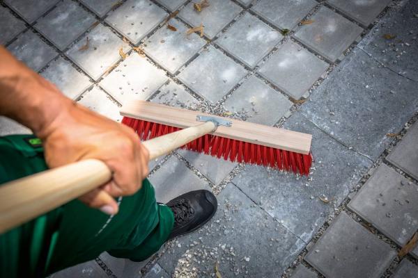 Straßenbesen 40 cm, ohne Stiel rote Kunstb.m.Stielhalter 28mm