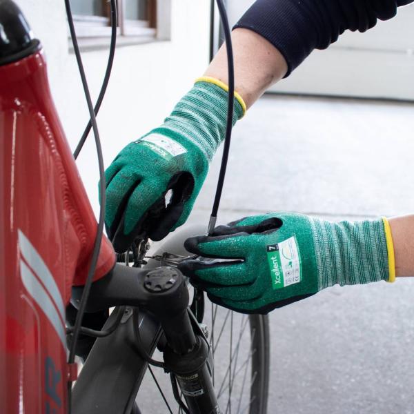 XC-Cut-B grün mel., Gr. 09 UHMWPE,Nitril,Hitzesch.,Touch